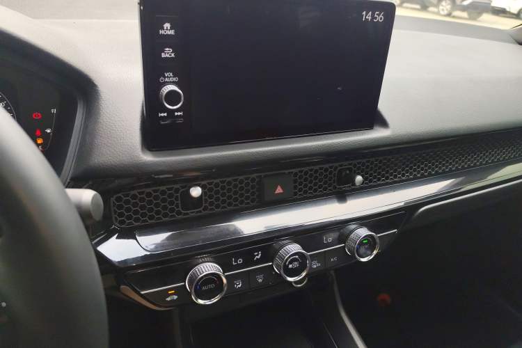 Used Honda Civic 2025 240TURBO CVT SmartFun Pro Audio And AC Panel