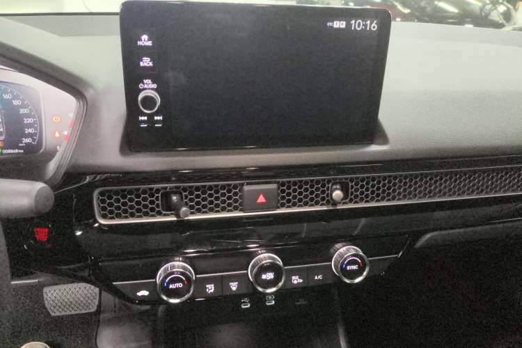 Used Honda Civic 2025 240TURBO CVT SmartFun Pro Audio And AC Panel