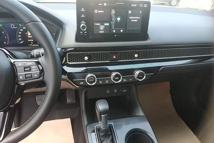 Used Honda Civic 2025 240TURBO CVT SmartFun Pro Audio And AC Panel