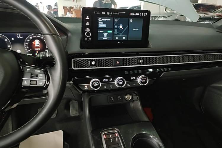Used Honda Civic 2025 2.0L eHEV Hybrid Pro Audio And AC Panel