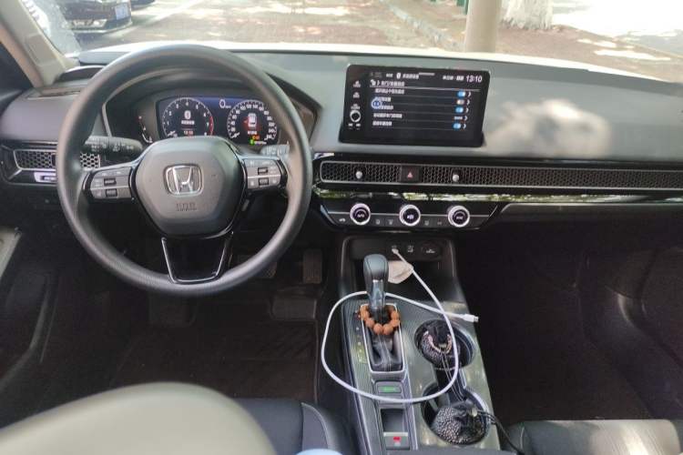 Used Honda Civic 2025 240TURBO CVT Smart & Fun Plus Center Console