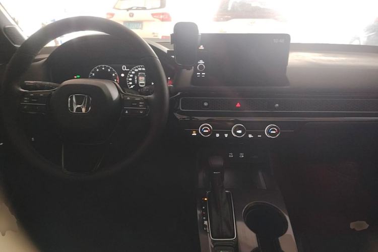 Used Honda Civic 2025 240TURBO CVT SmartFun Pro Center Console