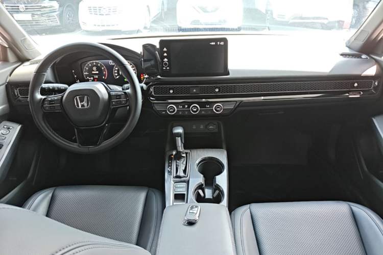 Used Honda Civic 2025 240TURBO CVT SmartFun Pro Center Console