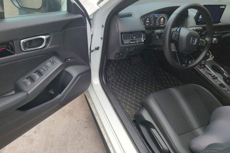 Used Honda Civic 2025 240TURBO CVT SmartFun Pro Driver Seat