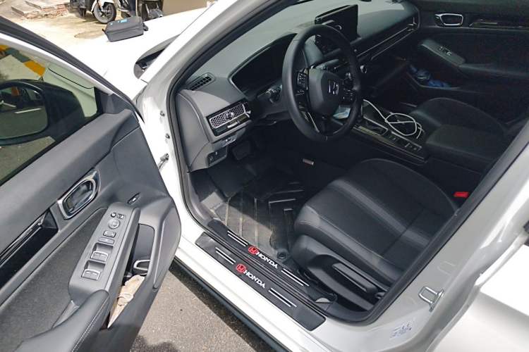 Used Honda Civic 2025 240TURBO CVT Smart & Fun Plus Driver Seat