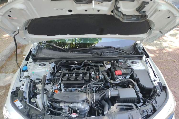Used Honda Civic 2025 240TURBO CVT Smart & Fun Plus Engine Bay