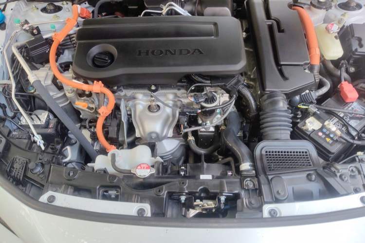 Used Honda Civic 2025 2.0L eHEV Hybrid Plus Engine Bay