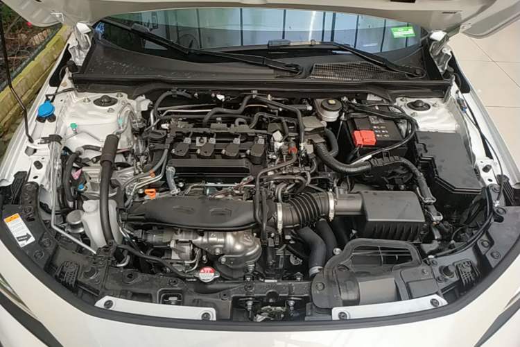 Used Honda Civic 2025 240TURBO CVT Smart & Fun Plus Engine Bay