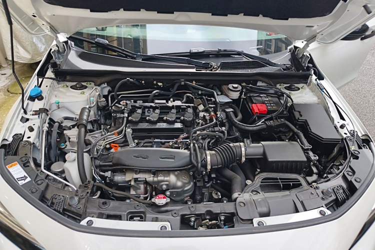 Used Honda Civic 2025 240TURBO CVT Smart & Fun Plus Engine Bay