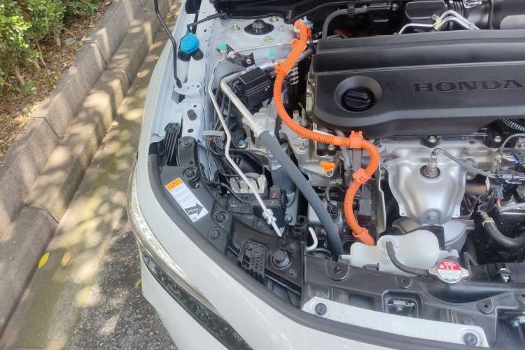 Used Honda Civic 2025 2.0L eHEV Hybrid Plus Engine Bay Right