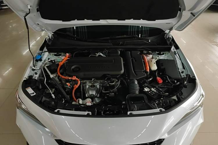 Used Honda Civic 2025 2.0L eHEV Hybrid Pro Engine Bay