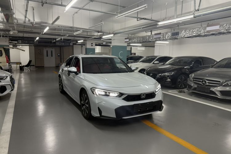 Used Honda Civic 2025 2.0L eHEV Hybrid Plus Exterior 2