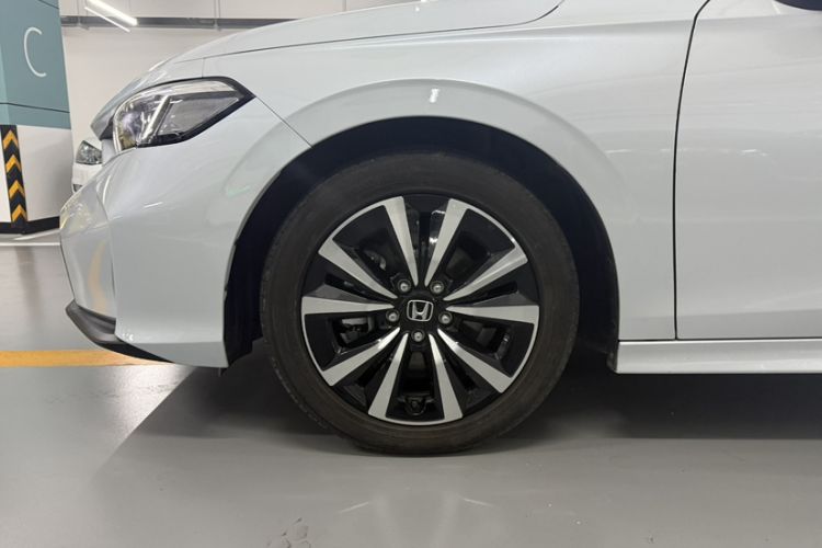 Used Honda Civic 2025 2.0L eHEV Hybrid Plus Exterior 4