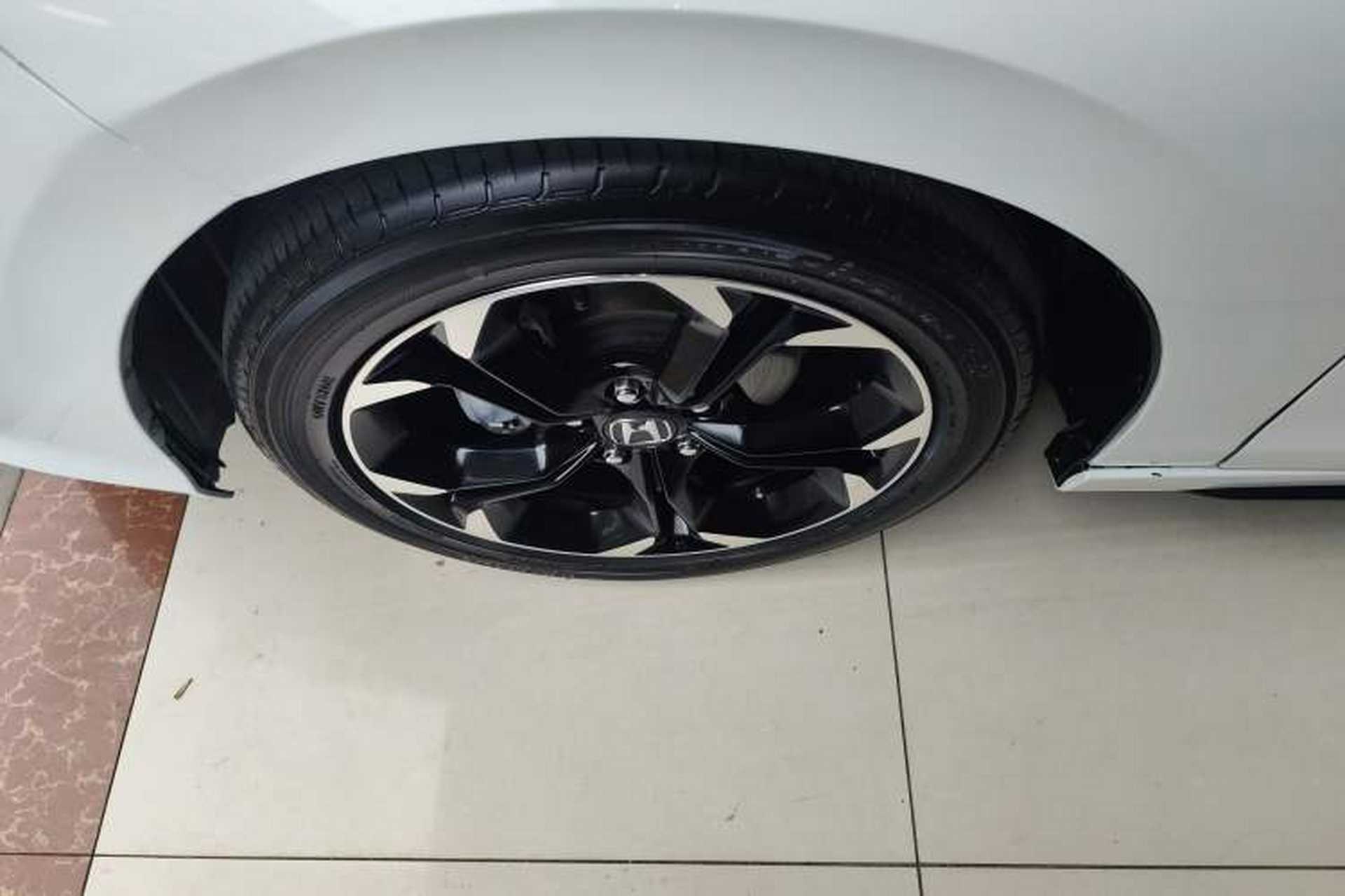 Used Honda Civic 2025 240TURBO CVT SmartFun Pro Exterior 4