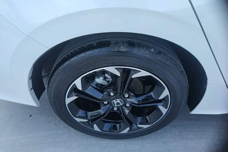 Used Honda Civic 2025 240TURBO CVT SmartFun Pro Exterior 5
