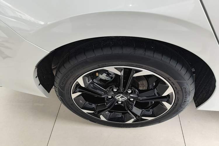 Used Honda Civic 2025 240TURBO CVT SmartFun Pro Exterior 5