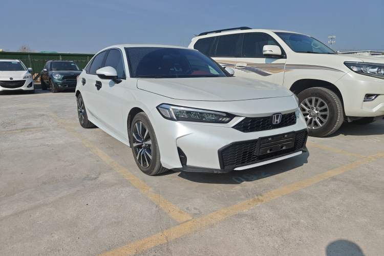 Used Honda Civic 2025 2.0L eHEV Hybrid Plus Front Right 45 Deg