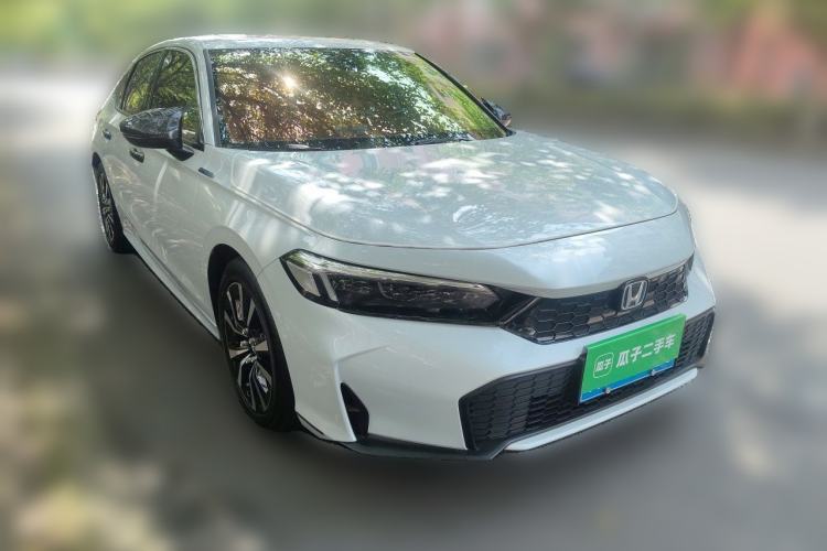 Used Honda Civic 2025 2.0L eHEV Hybrid Plus Front Right 45 Deg