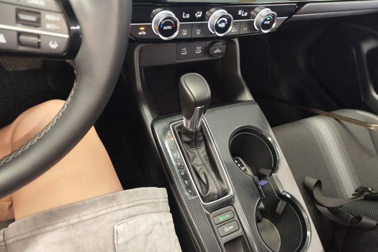 Used Honda Civic 2025 240TURBO CVT SmartFun Pro Gear Lever