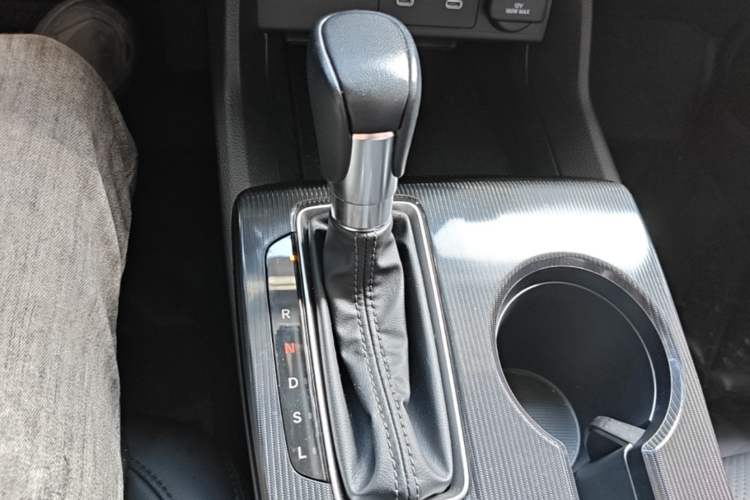 Used Honda Civic 2025 240TURBO CVT SmartFun Pro Gear Lever