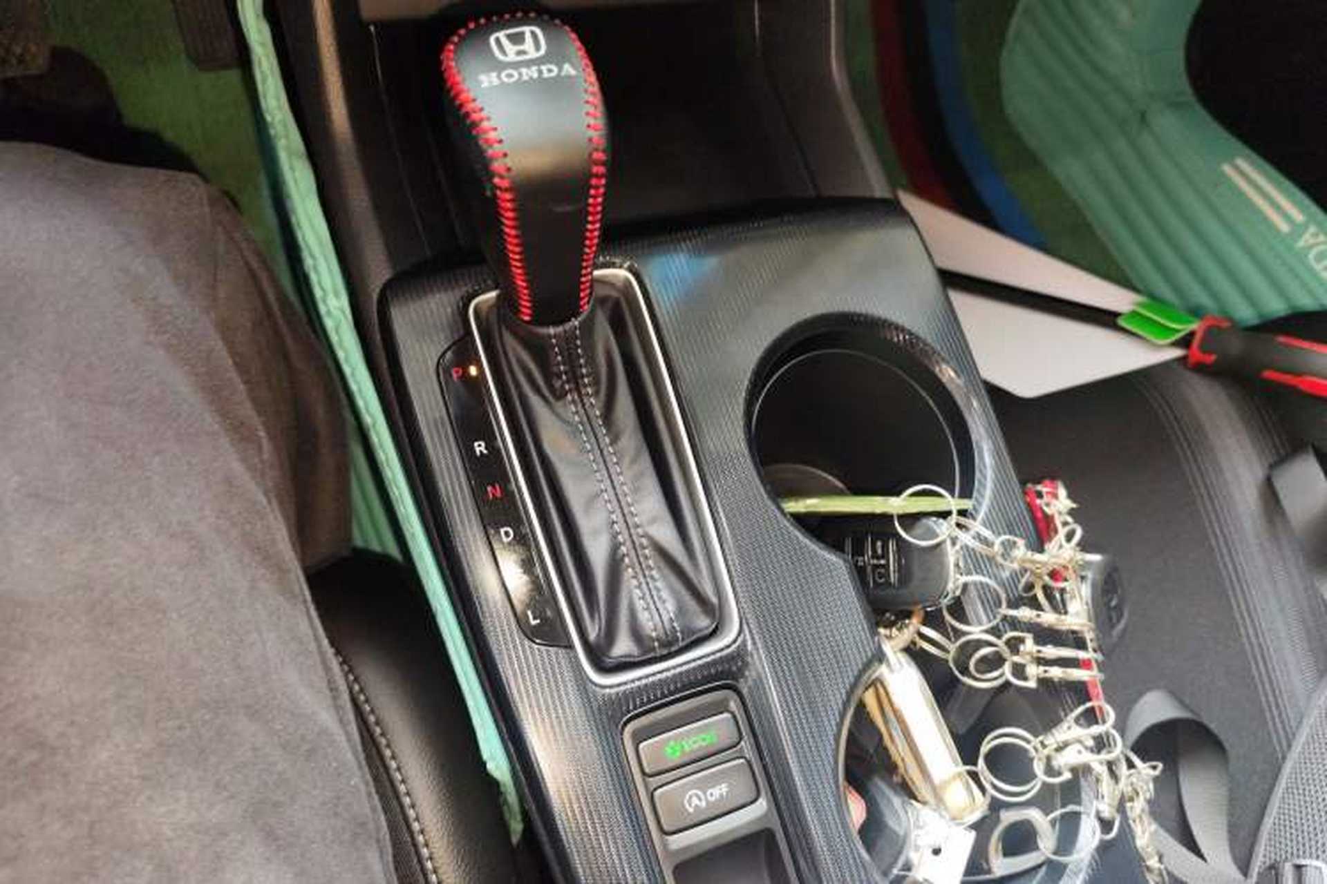 Used Honda Civic 2025 240TURBO CVT SmartFun Pro Gear Lever