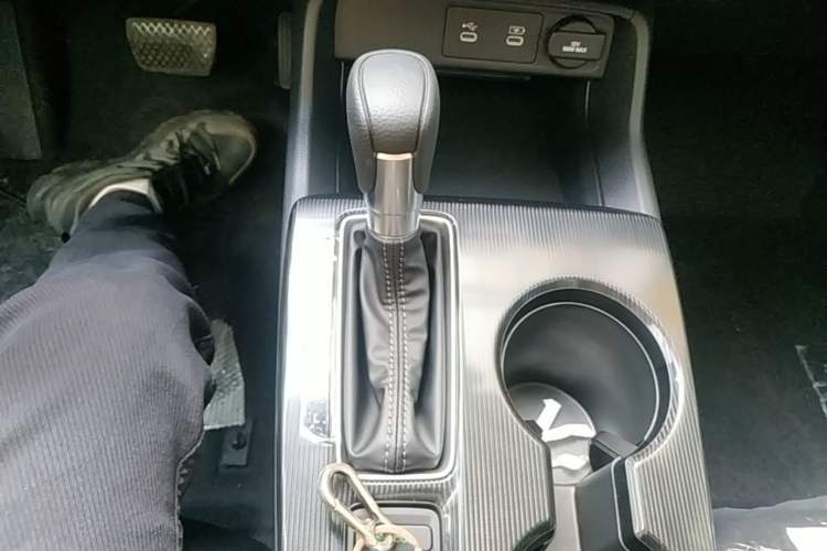 Used Honda Civic 2025 240TURBO CVT Smart & Fun Plus Gear Lever