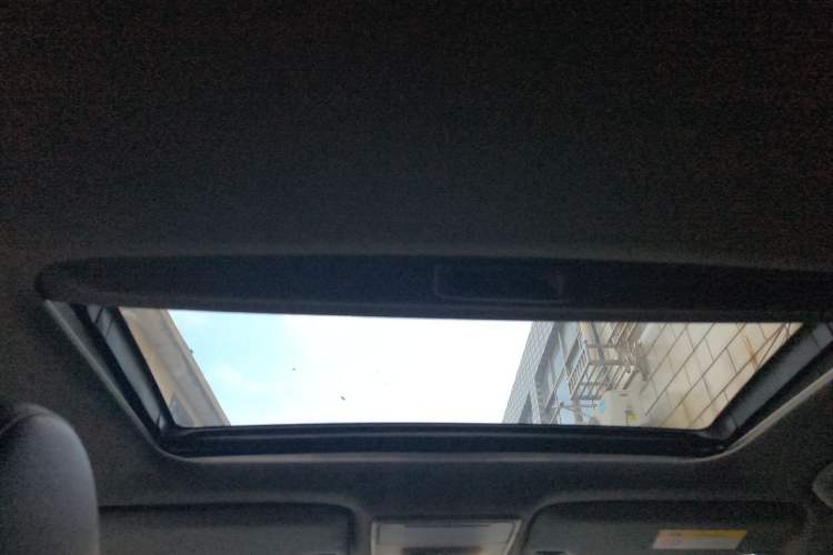 Used Honda Civic 2025 240TURBO CVT SmartFun Pro Headliner