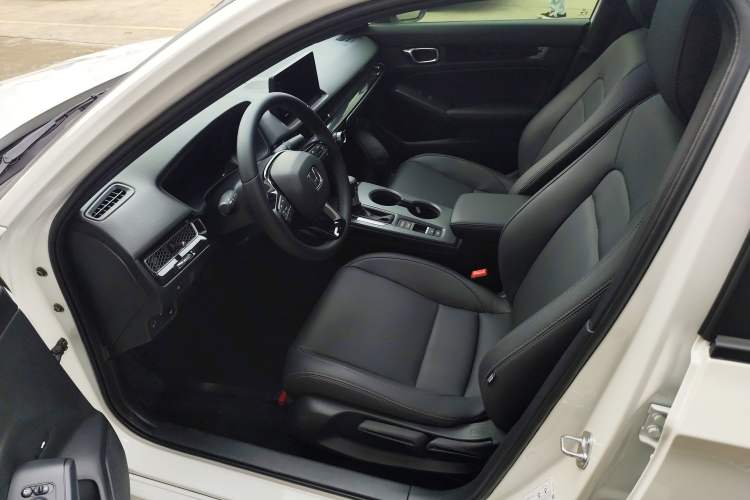 Used Honda Civic 2025 240TURBO CVT SmartFun Pro Left Front Seat