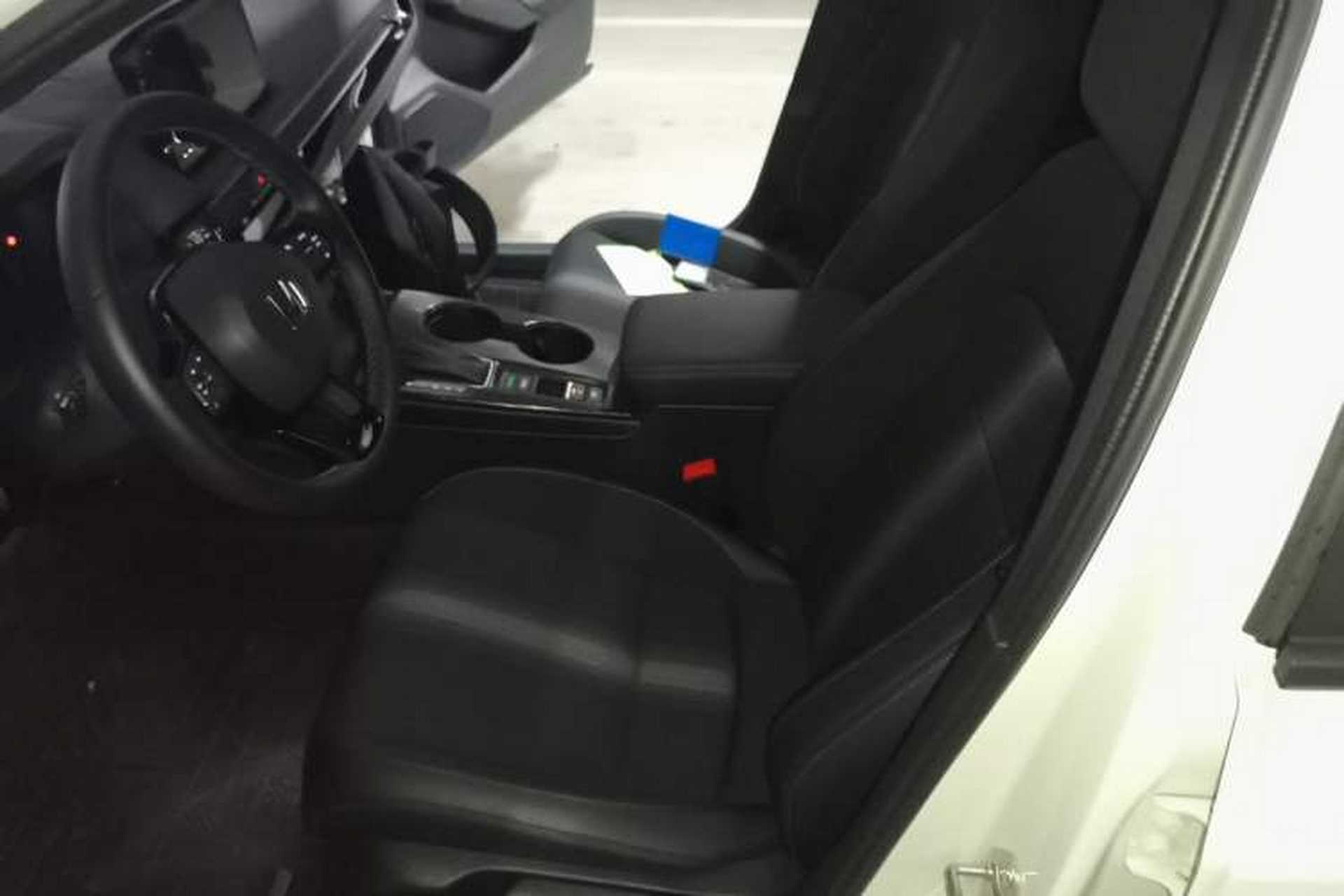 Used Honda Civic 2025 240TURBO CVT SmartFun Pro Left Front Seat