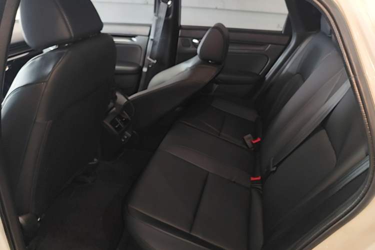 Used Honda Civic 2025 240TURBO CVT SmartFun Pro Left Rear Seat
