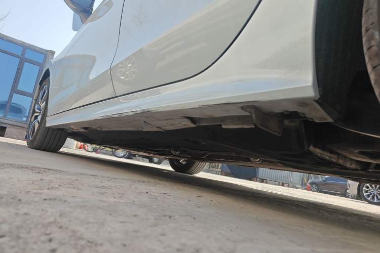 Used Honda Civic 2025 2.0L eHEV Hybrid Plus Left Side Sill