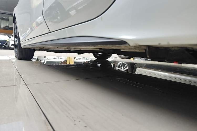 Used Honda Civic 2025 240TURBO CVT SmartFun Pro Left Side Sill