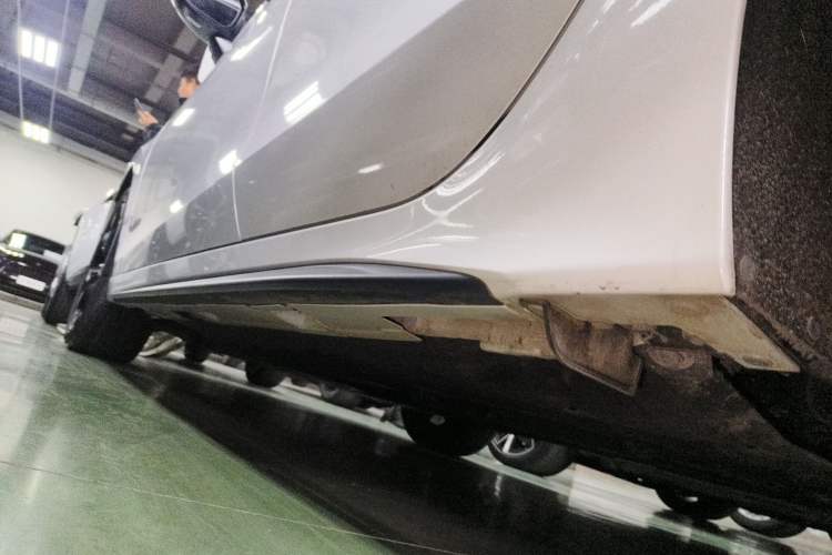 Used Honda Civic 2025 240TURBO CVT SmartFun Pro Left Side Sill