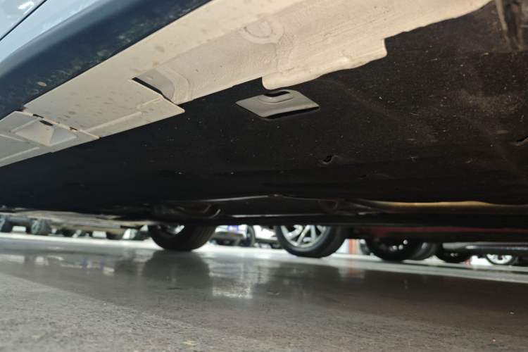 Used Honda Civic 2025 240TURBO CVT SmartFun Pro Left Side Sill