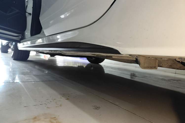 Used Honda Civic 2025 240TURBO CVT SmartFun Pro Left Side Sill