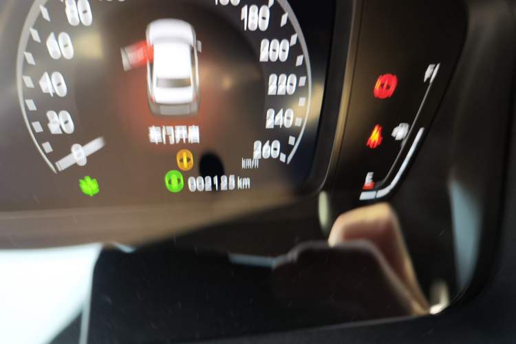 Used Honda Civic 2025 240TURBO CVT SmartFun Pro Odometer Close Up