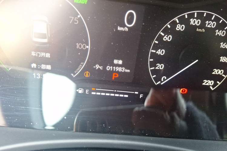 Used Honda Civic 2025 2.0L eHEV Hybrid Plus Odometer Close Up