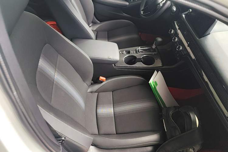 Used Honda Civic 2025 240TURBO CVT SmartFun Pro Right Front Seat