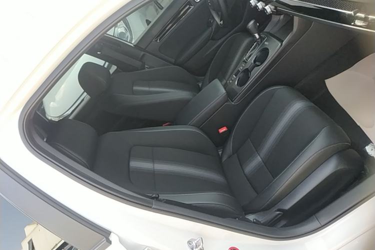 Used Honda Civic 2025 240TURBO CVT SmartFun Pro Right Front Seat