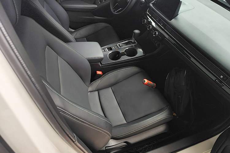 Used Honda Civic 2025 240TURBO CVT SmartFun Pro Right Front Seat