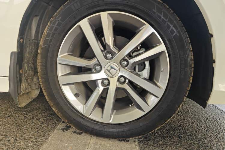 Used Honda Civic 2025 240TURBO CVT Smart & Fun Plus Right Front Wheel Hub