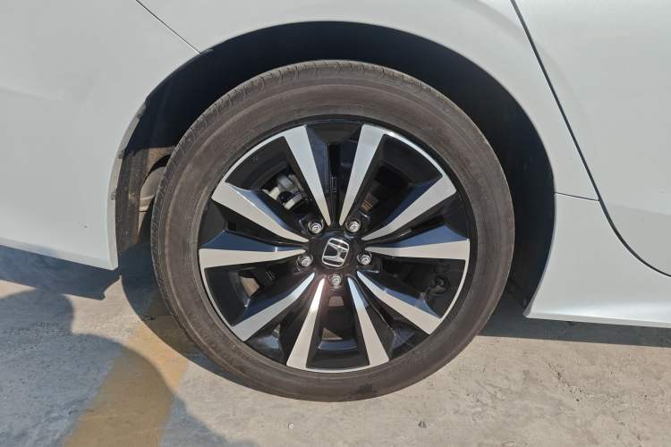 Used Honda Civic 2025 2.0L eHEV Hybrid Plus Right Rear Wheel Hub