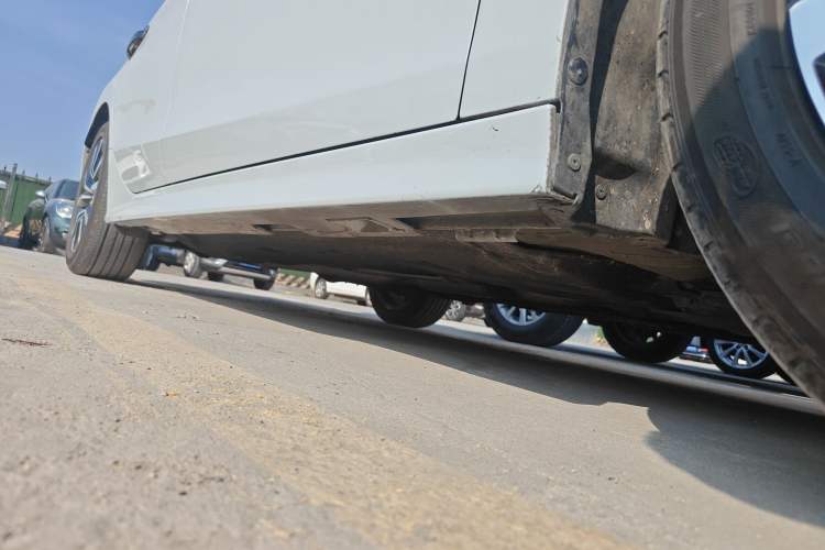 Used Honda Civic 2025 2.0L eHEV Hybrid Plus Right Side Sill