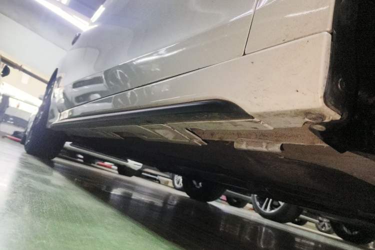 Used Honda Civic 2025 240TURBO CVT SmartFun Pro Right Side Sill