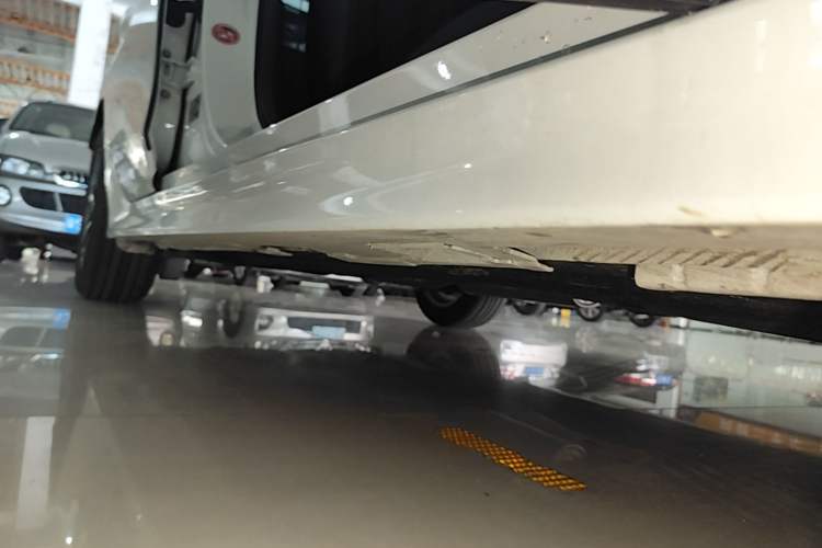 Used Honda Civic 2025 240TURBO CVT Smart & Fun Plus Right Side Sill
