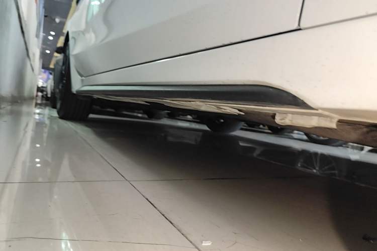 Used Honda Civic 2025 240TURBO CVT SmartFun Pro Right Side Sill