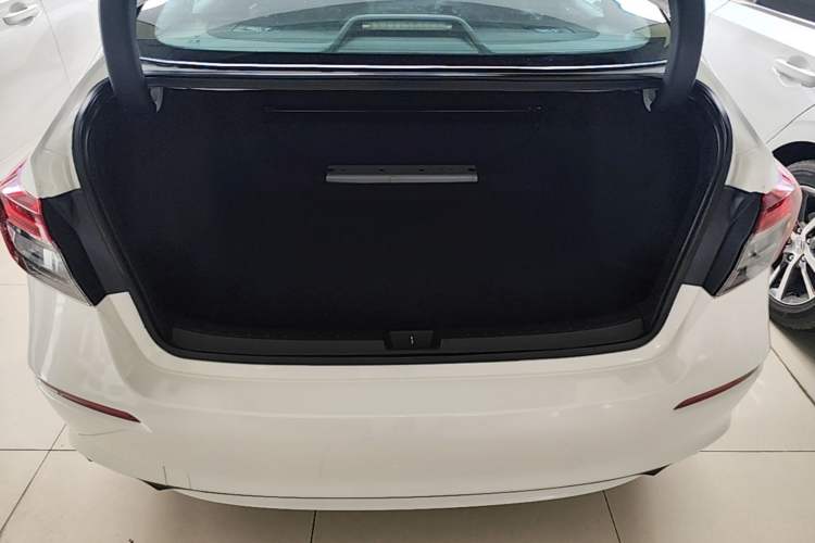 Used Honda Civic 2025 240TURBO CVT SmartFun Pro Trunk