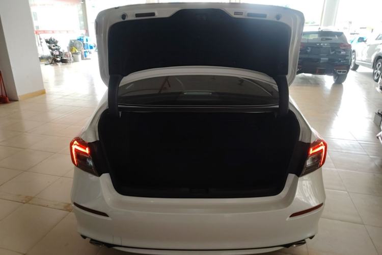 Used Honda Civic 2025 240TURBO CVT SmartFun Pro Trunk