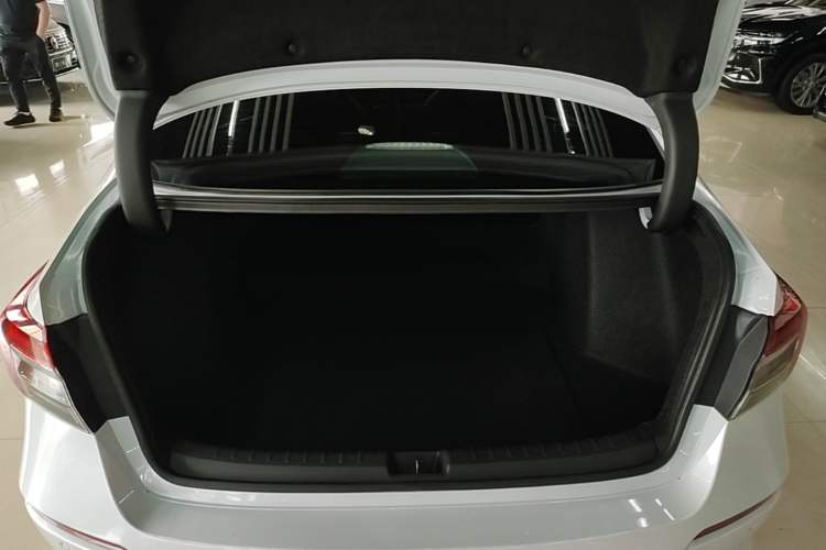Used Honda Civic 2025 2.0L eHEV Hybrid Pro Trunk