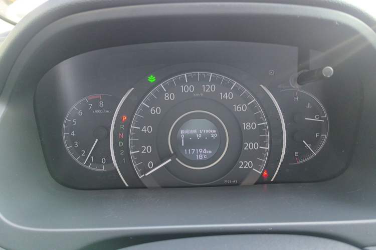 Used Honda CR-V 2013 2.4L two-wheel drive luxury version Odometer Close Up